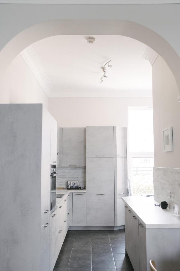 Finest Retreats - Tides - Luxury Sea Views Apartment